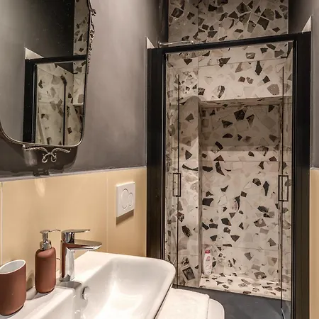 Residenza Nemorense Apartman *