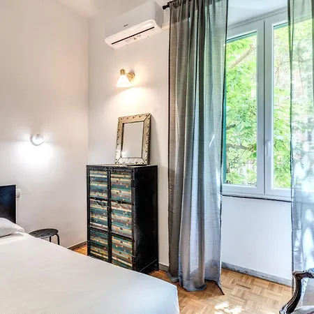 Residenza Nemorense Apartman *